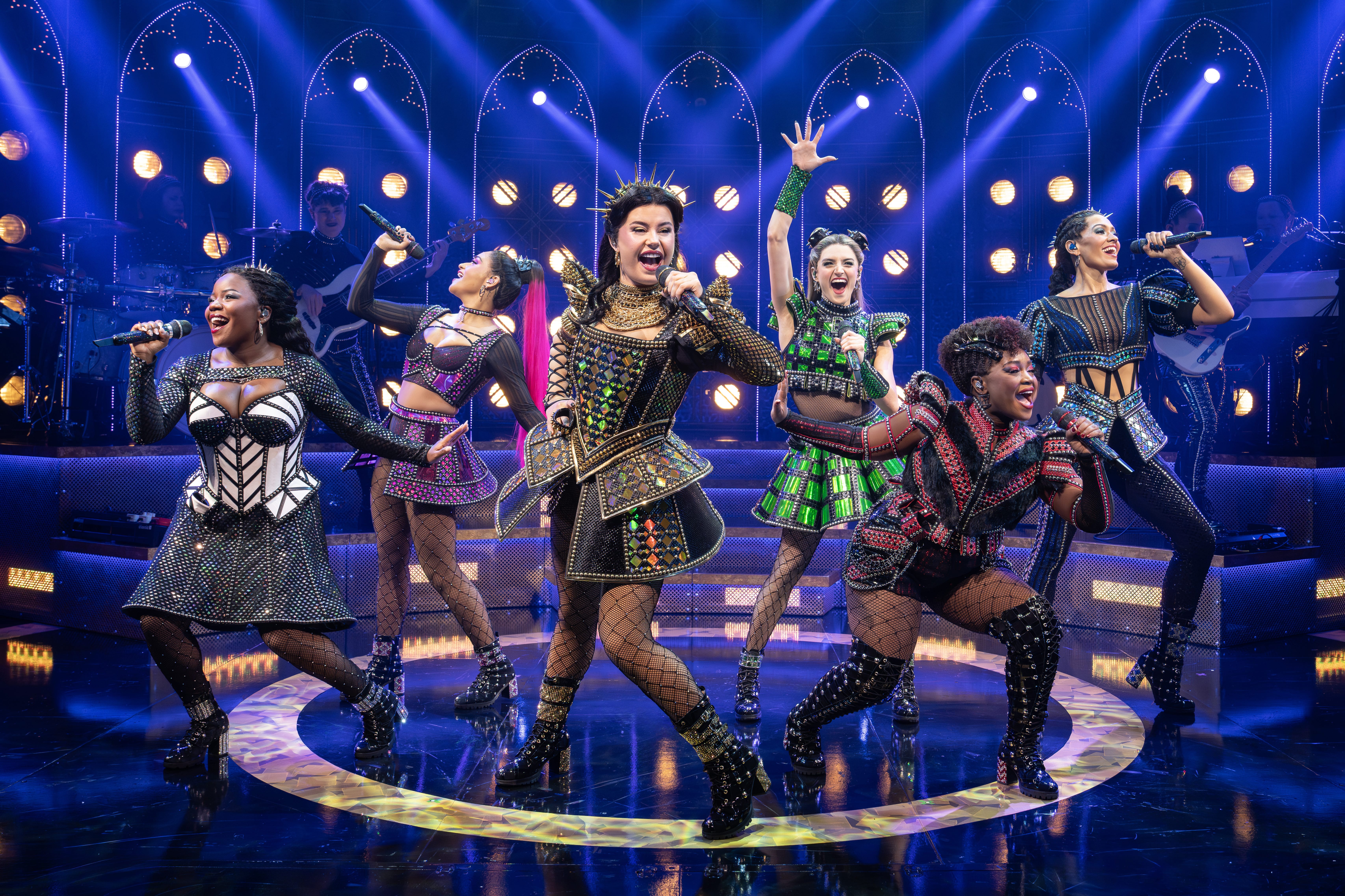 The queens of SIX the musical on stage